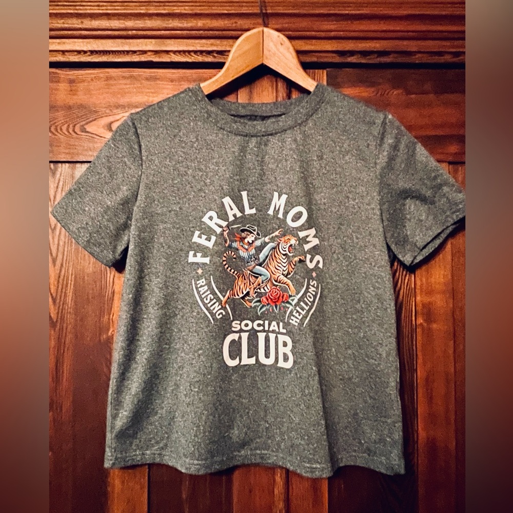 Women’s Size Small ‘Feral Moms Social Club’ Short Sleeve T-Shirt